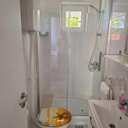 Srsen Apartment Kuciste